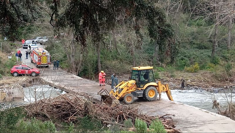 Hallan el cadver del motorista desaparecido en Mlaga por el temporal